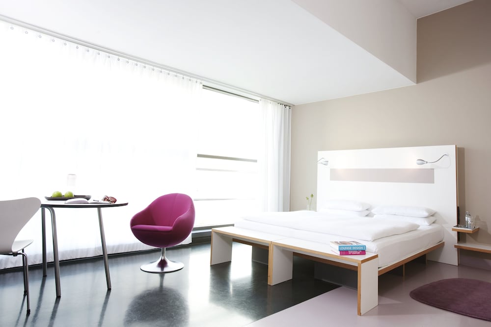 

Bari - Berlin-Tegel - Ku'Damm 101 Hotel