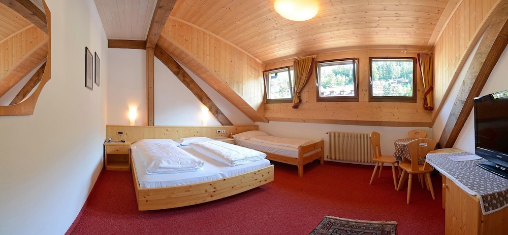 

Milano - Selva di Val Gardena - Hotel Garni Snaltnerhof