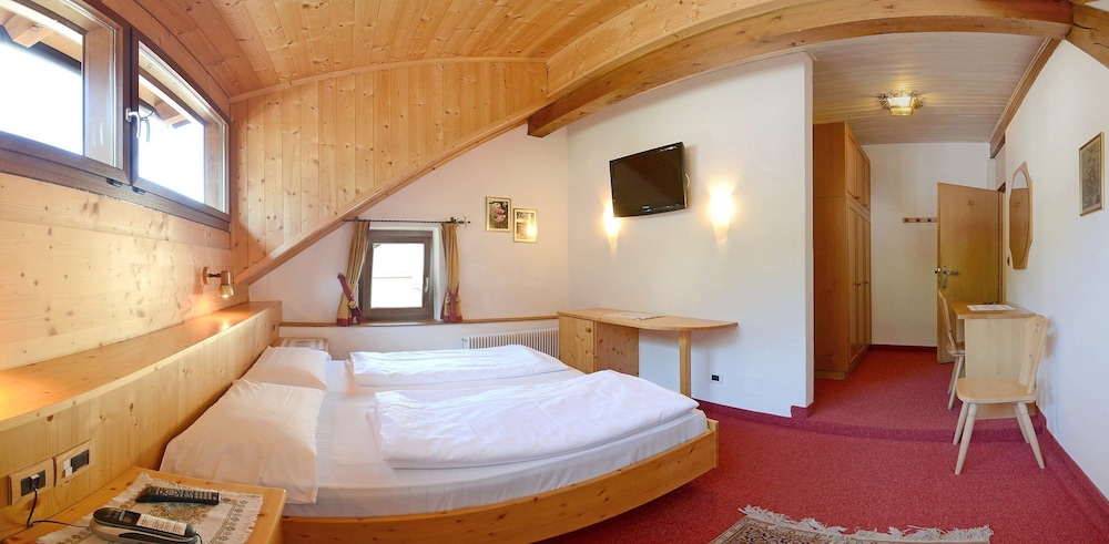 

Catania - Selva di Val Gardena - Hotel Garni Snaltnerhof