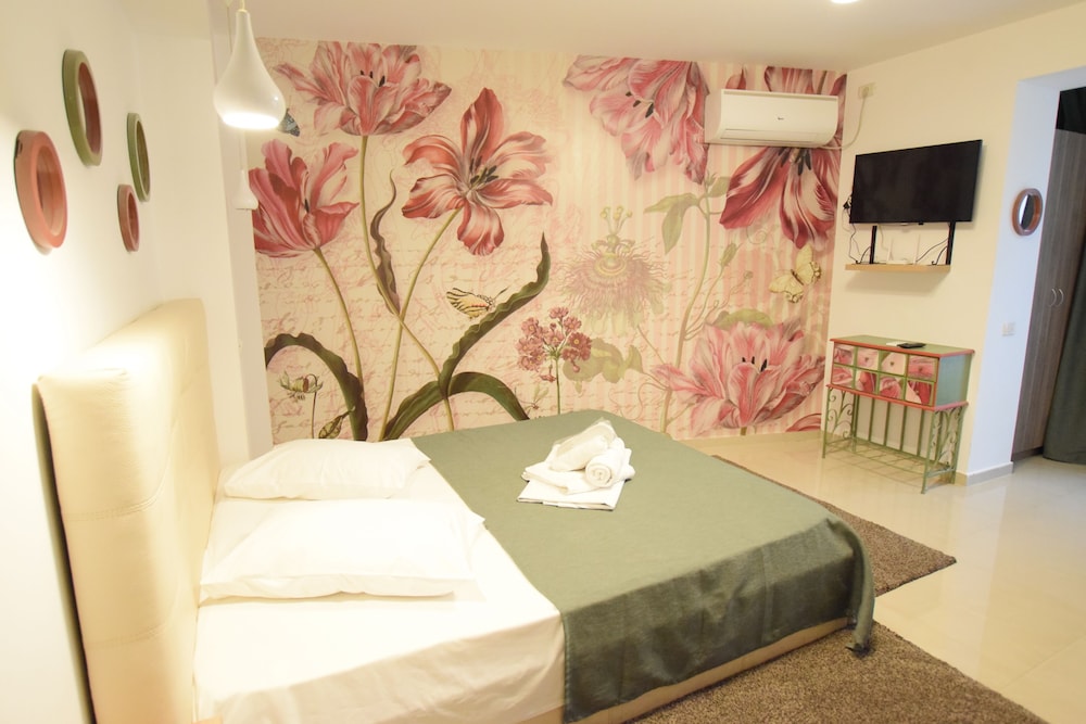 

Napoli - Voluntari - Decebal Residence Apartments