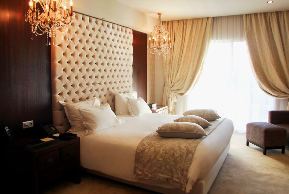 

Napoli - Yasmine Hammamet - The Russelior