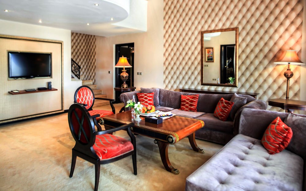 

Brindisi - Yasmine Hammamet - The Russelior