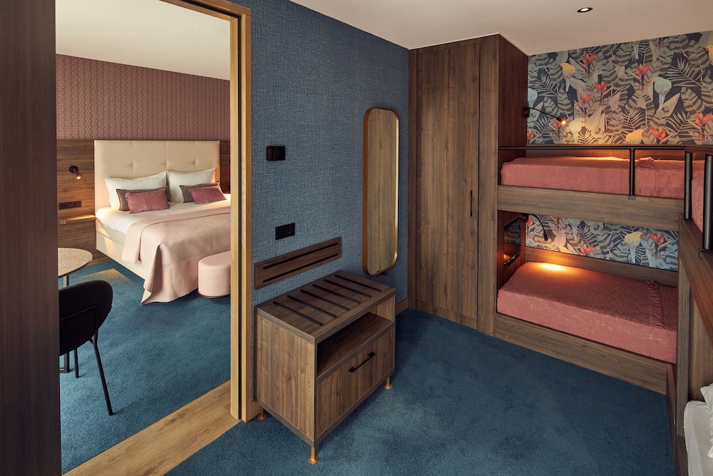 

Roma - Zandvoort - Van der Valk Hotel Haarlem