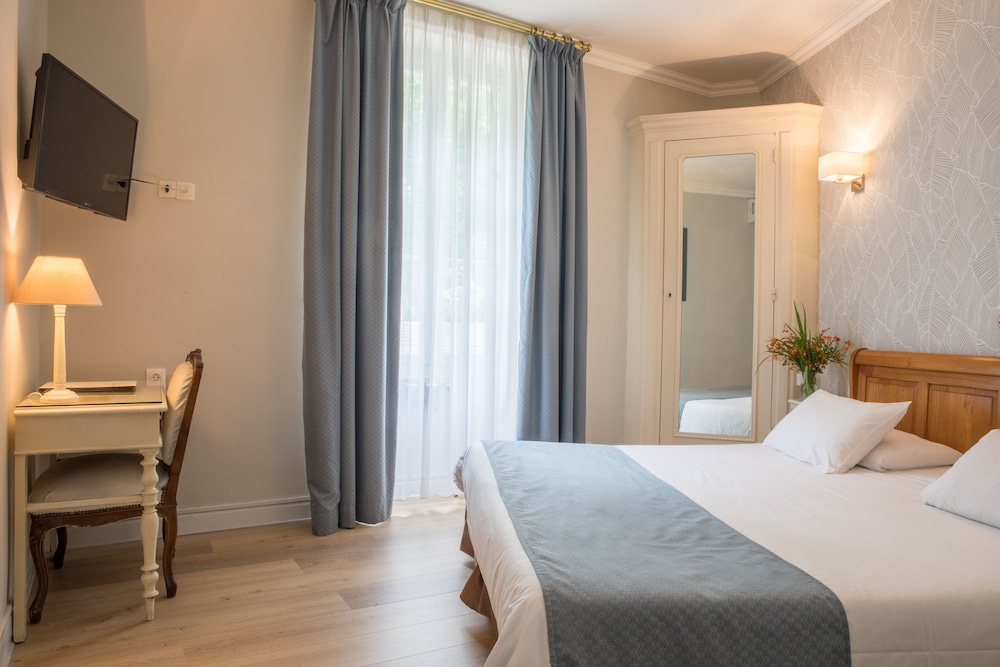 

Milano - Chinon - Cit'Hôtel Le Plantagenet