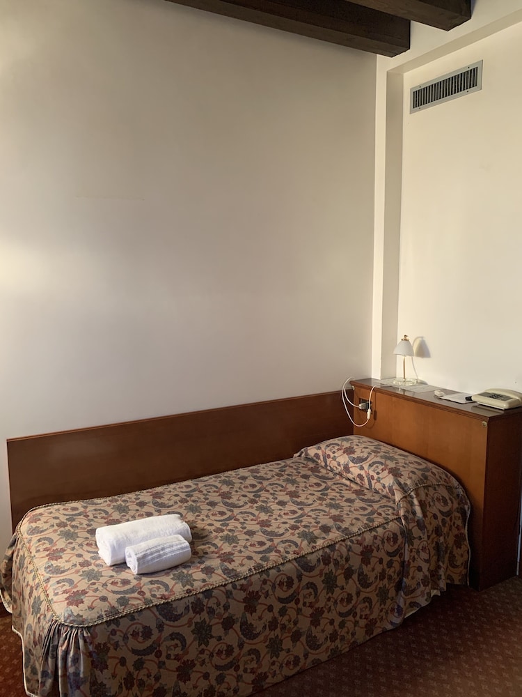 

Torino - Venezia, Aeroporto Marco Polo - Hotel Villa Sara