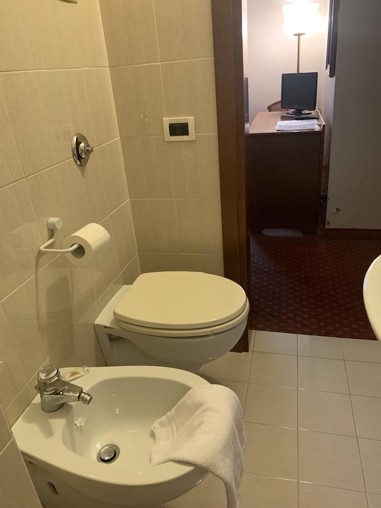 

Lamezia Terme - Venezia, Aeroporto Marco Polo - Hotel Villa Sara