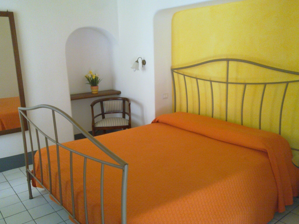 

Bologna - Lipari, Isole Eolie - Residence Acanto