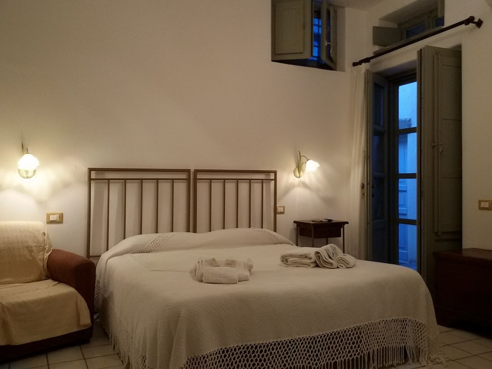 

Bologna - Lipari, Isole Eolie - Residence Acanto