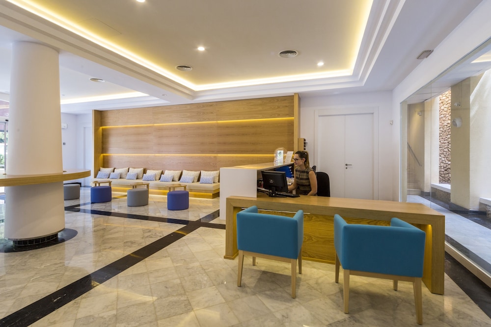 

Milano - Cala Galdana - Aparthotel Comitas Floramar