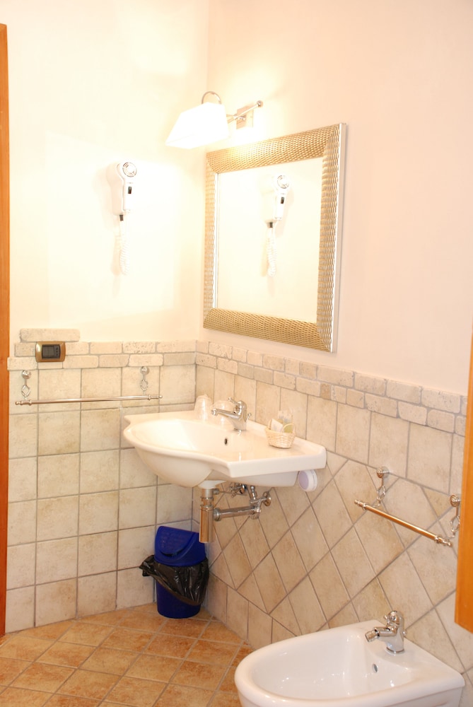 

Firenze - Isole Eolie, Sicilia - Hotel Villa Enrica - Aeolian Charme