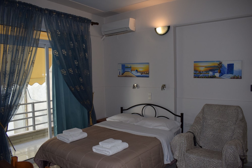 

Napoli - Soúda - Alena Apartments
