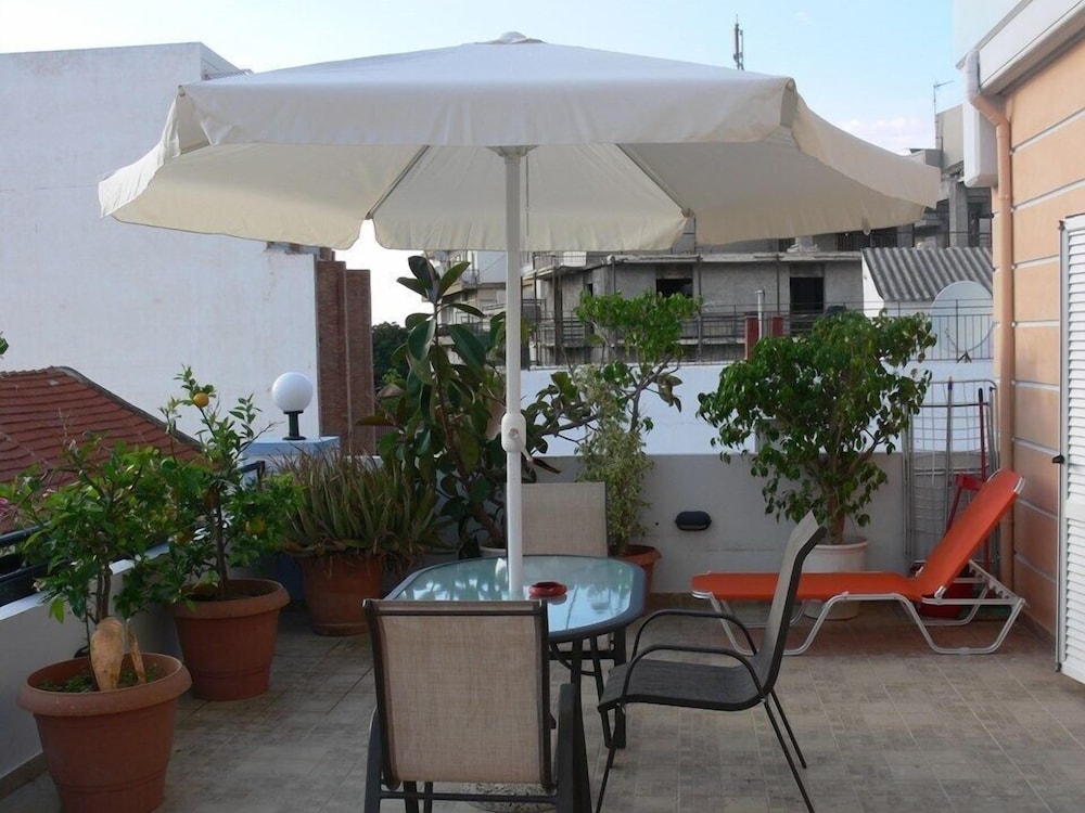

Verona - Soúda - Alena Apartments