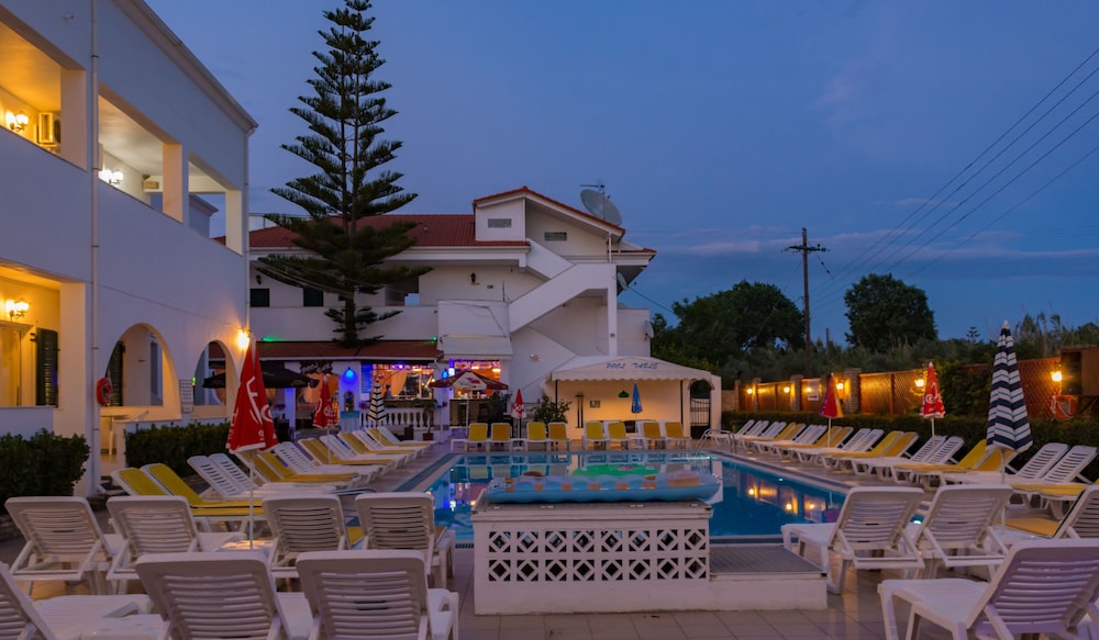 

Pisa - Kavos - Chandris Apartments