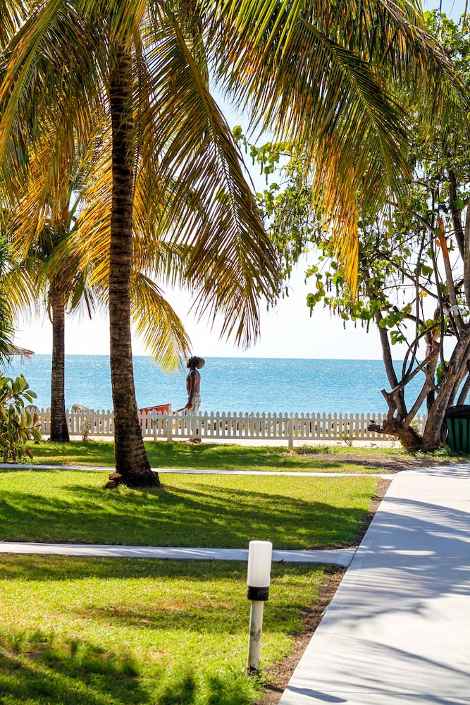 

Venezia - St. John's - Antigua Village Beach Resort