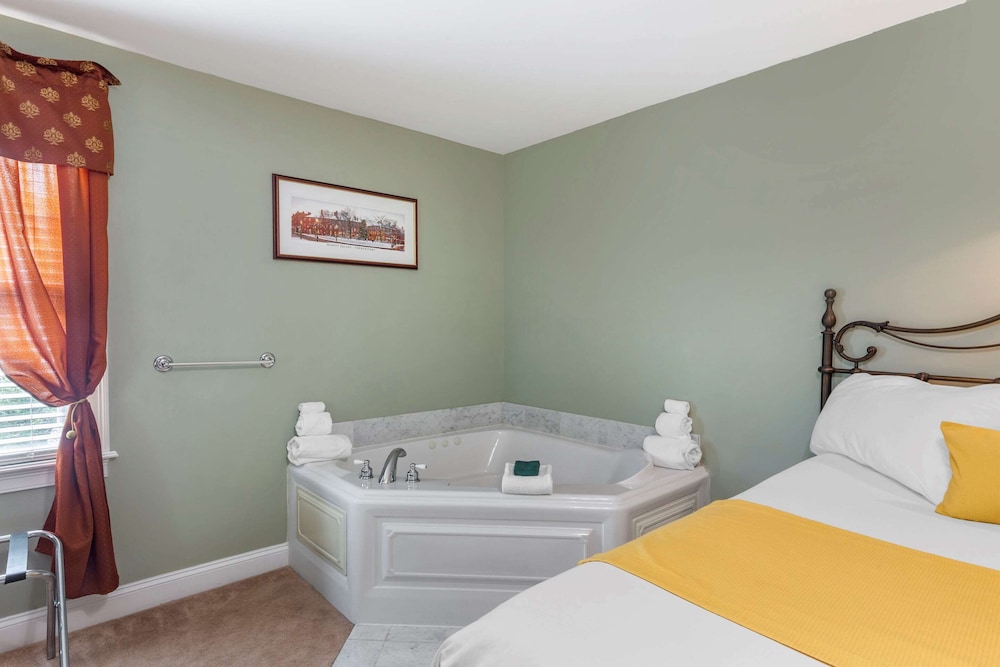 

Milano - Newburyport - Essex Street Inn & Suites, Ascend Hotel Collection