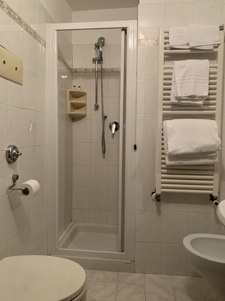 

Lamezia Terme - Venezia - Hotel Villa Sara