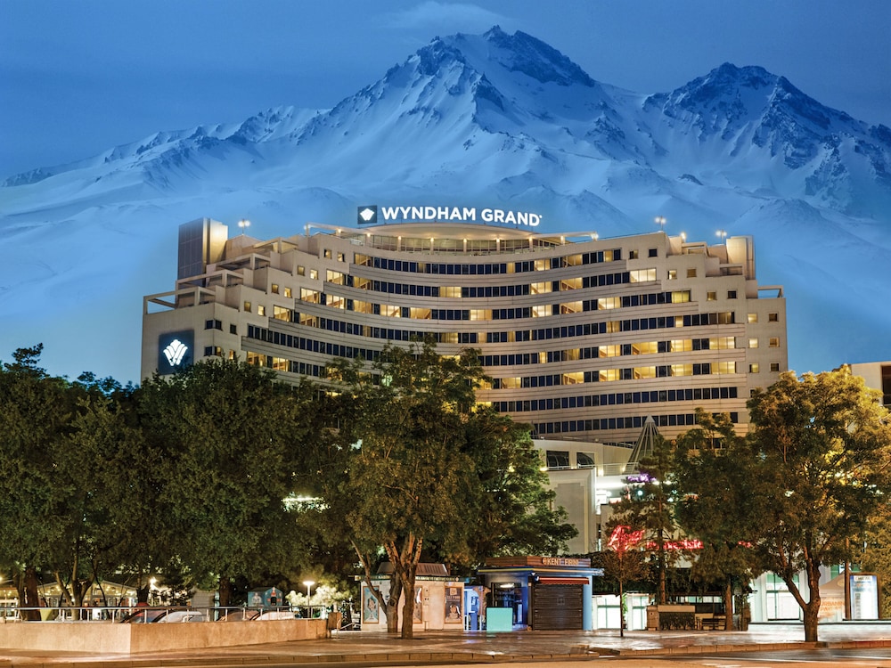 

Napoli - Kayseri - Wyndham Grand Kayseri