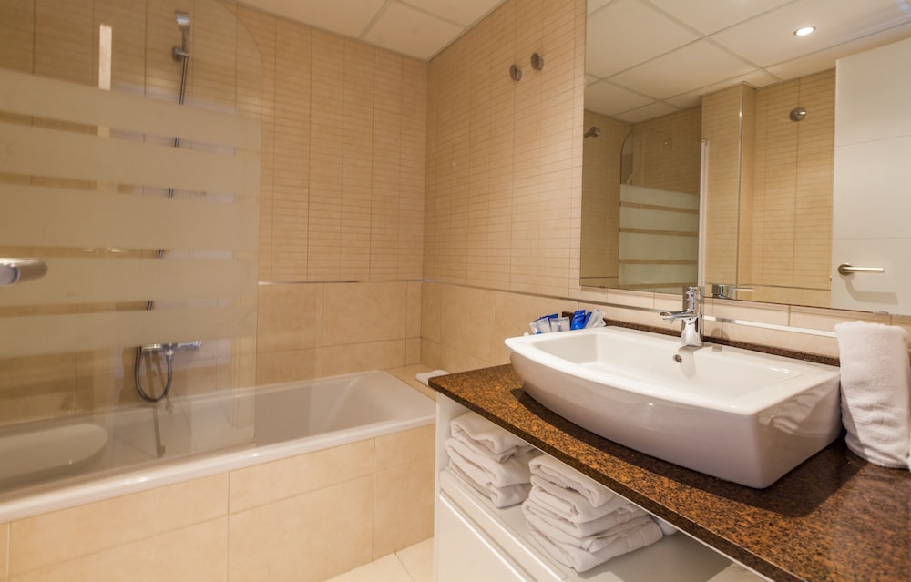 

Milano - Bahia de Sant Antoni - Camelina Suites