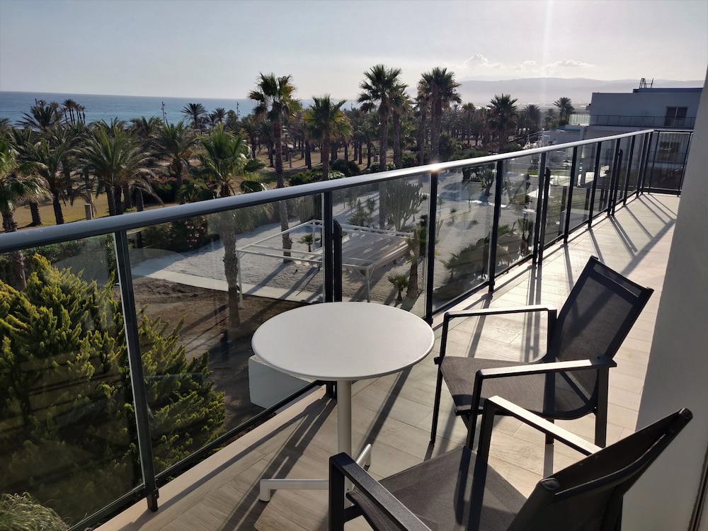 

Roma - Retamar - Cabogata Jardín Hotel