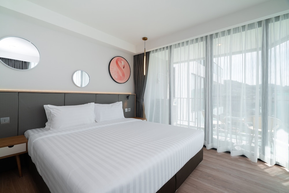 

Napoli - Patong Beach - Wekata Luxury