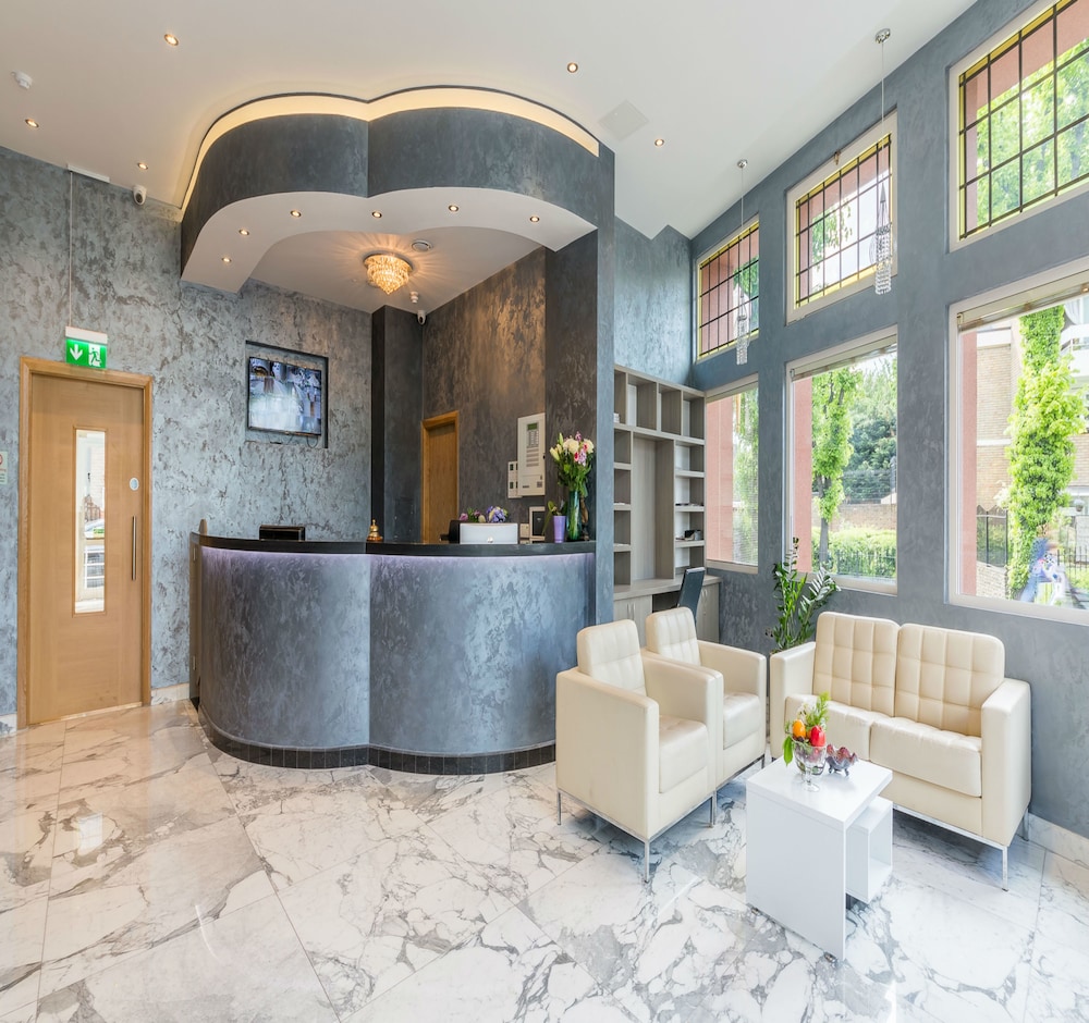 

Napoli - Woodford Green - The Lion & Key Hotel