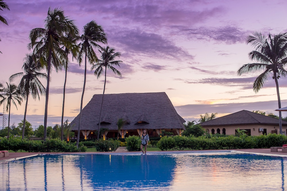 

Roma - Dongwe - The Sands Beach Resort Zanzibar