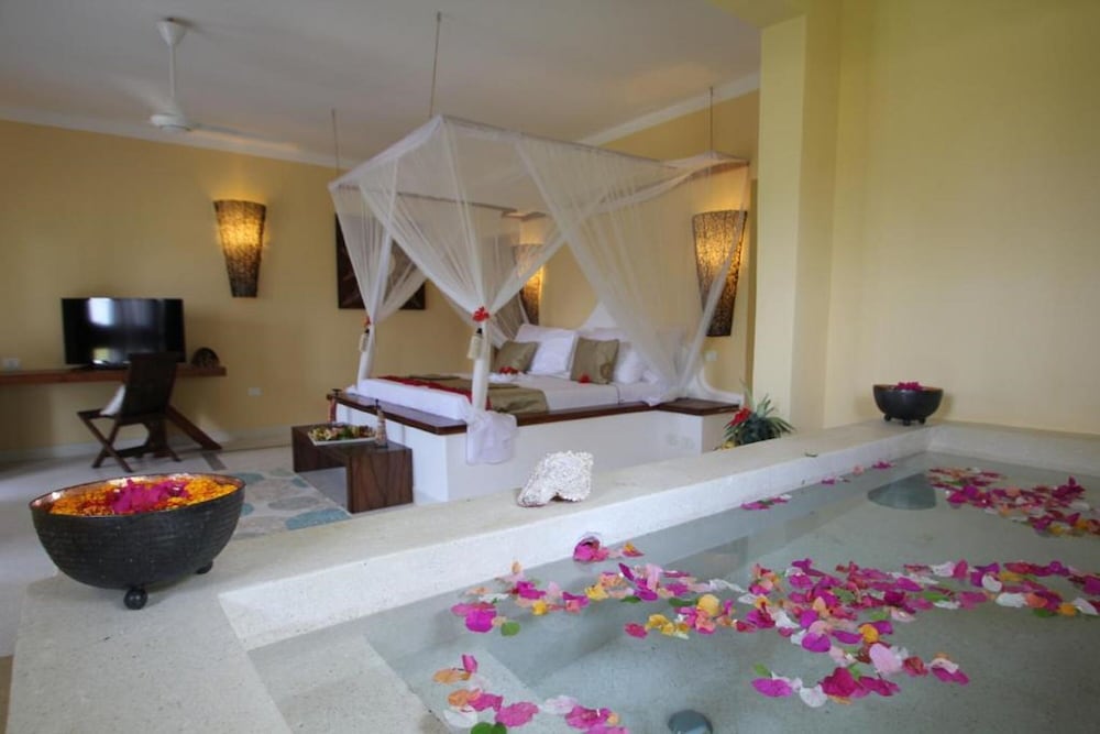 

Bologna - Kizimkazi - Fruit & Spice Wellness Resort Zanzibar