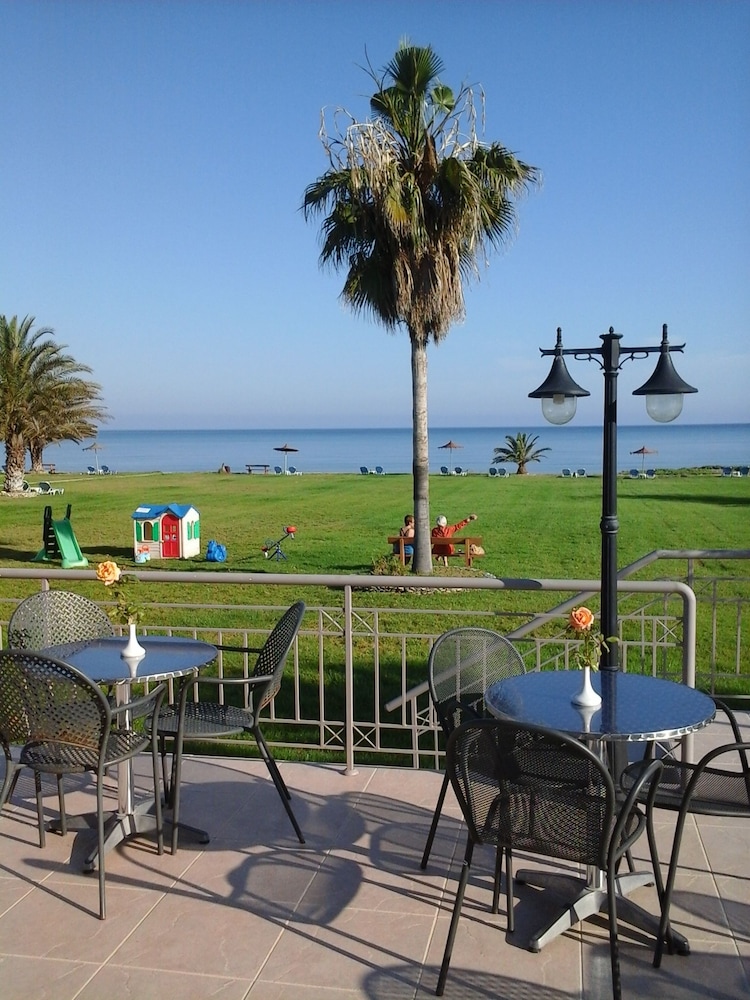 

Bari - Polis - Natura Beach Hotel and Villas