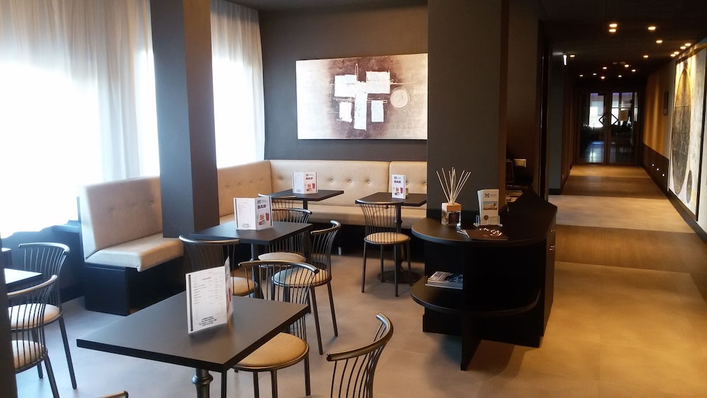 

Napoli - Monza - Hotel King, by R Collection Hotels