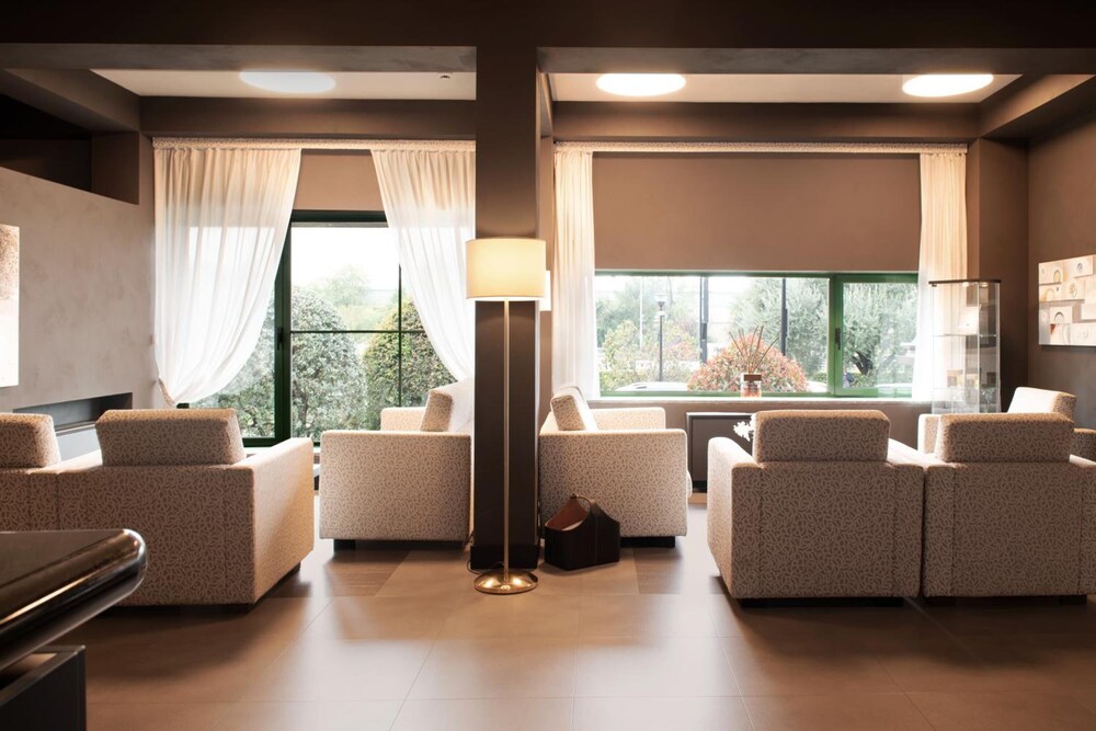 

Napoli - Monza - Hotel King, by R Collection Hotels