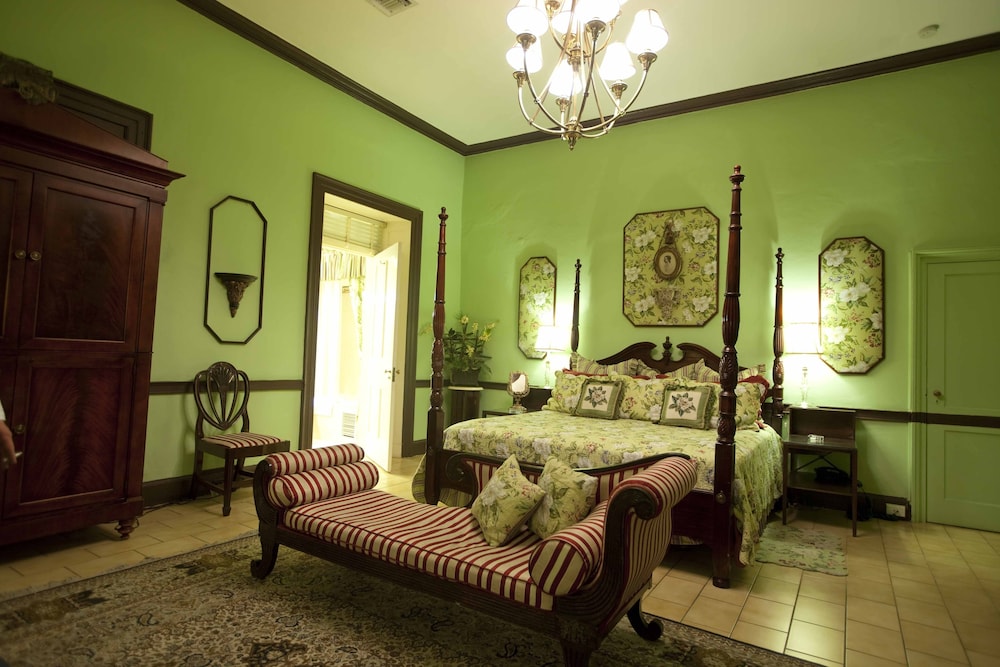

Milano - Paradise Island - Graycliff Hotel And Restaurant