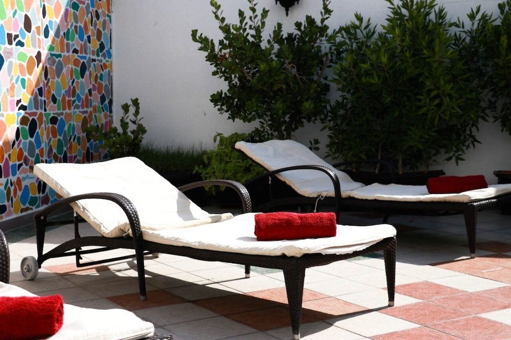 

Roma - Sharjah - Spark Residence Hotel