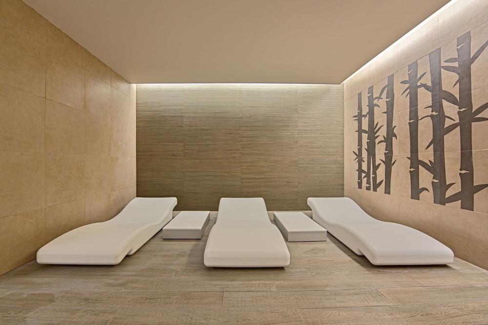 

Milano - Otopeni - Ramada Bucharest Parc