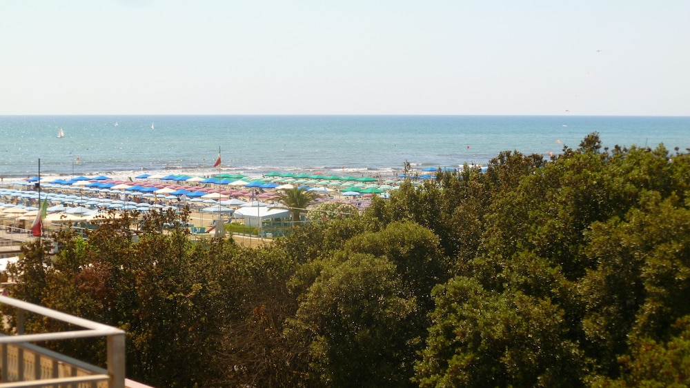 

Milano - Versilia e Costa Toscana, Mare Italia - Happy Hotel