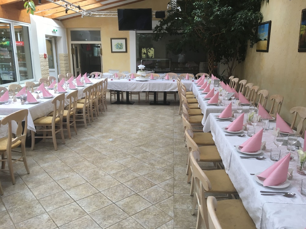 

Napoli - Neusiedl am See - Weinhotel Kirchenwirt