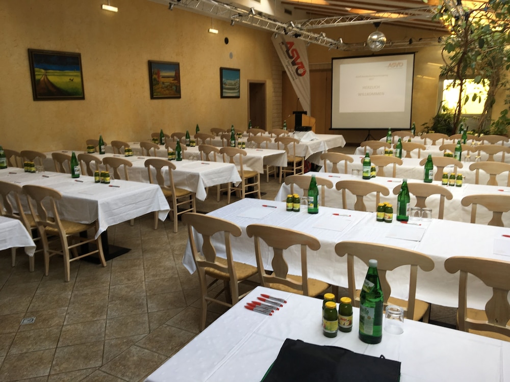 

Roma - Weiden am See - Weinhotel Kirchenwirt