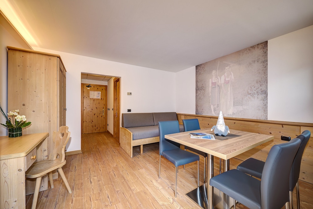 

Bologna - Cavalese - Aparthotel Wellness Villa di Bosco