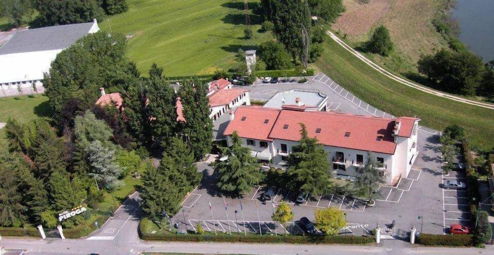 

Napoli - Padova - Hotel Piroga Padova
