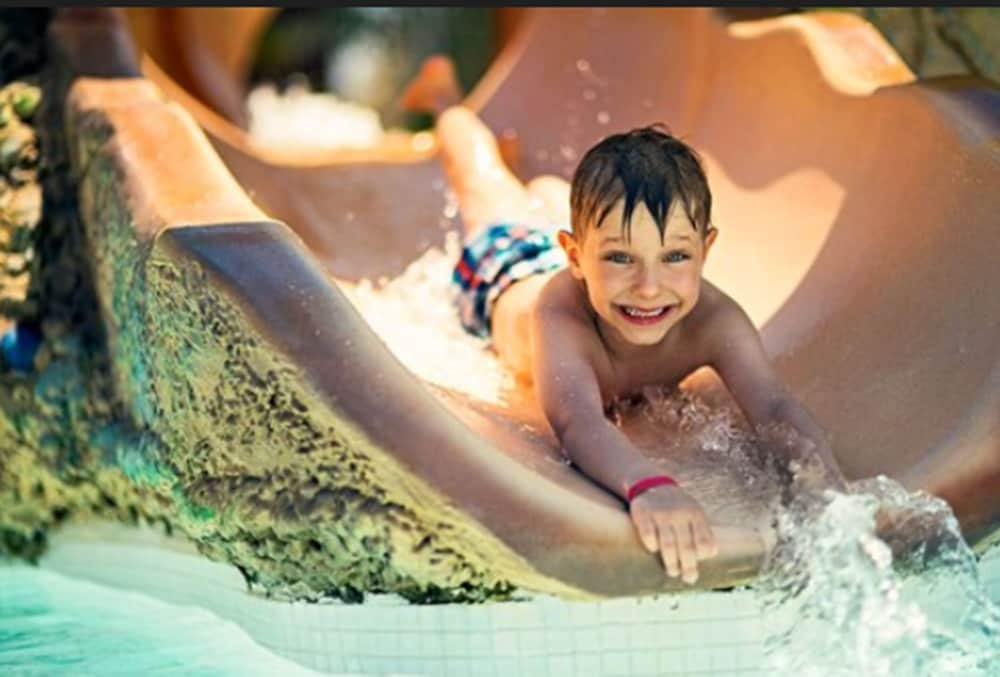 

Bari - Paradise Island - Comfort Suites Paradise Island