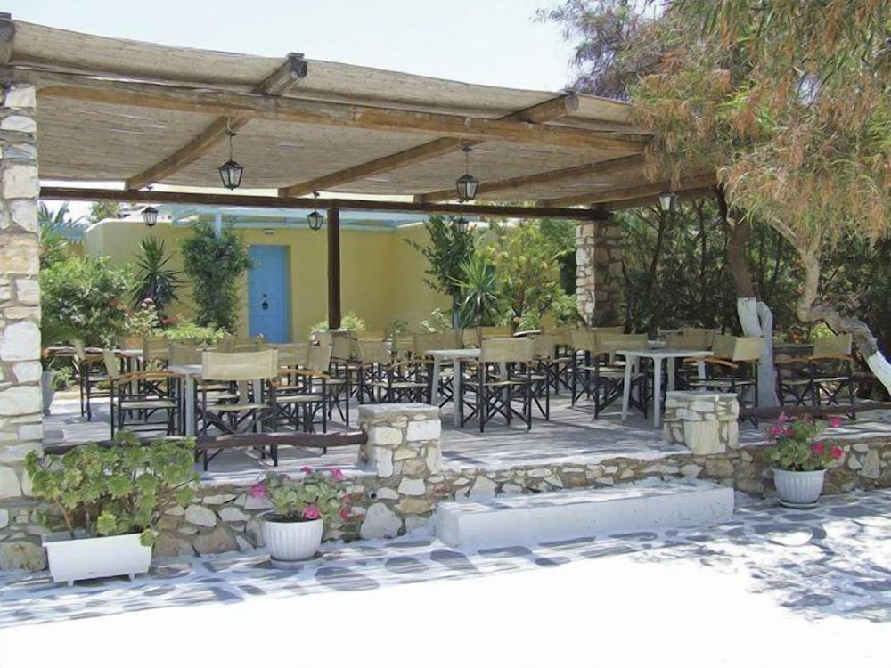 

Torino - Naousa, Paros - Surfing Beach Village Paros