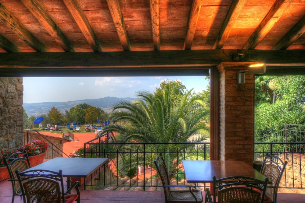 

Bari - Volterra - Hotel Residence Villa Rioddi