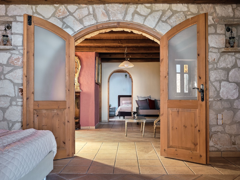 

Palermo - Vasilikos - Diamond Suites
