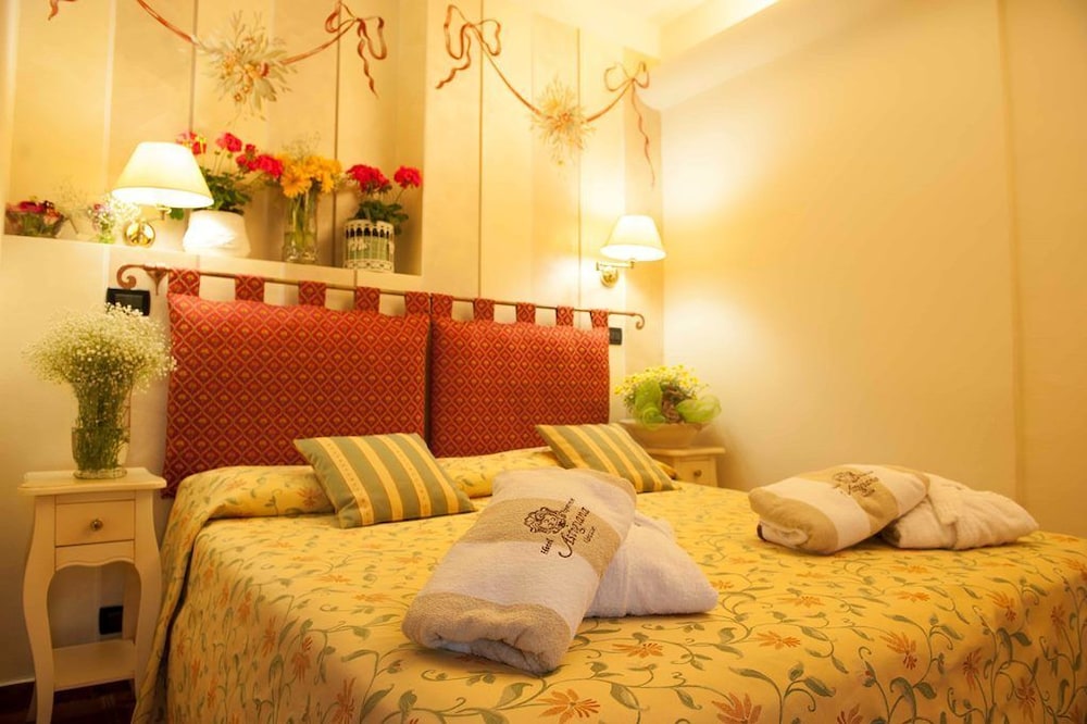

Milano - Varazze - Hotel Astigiana & Appartamenti
