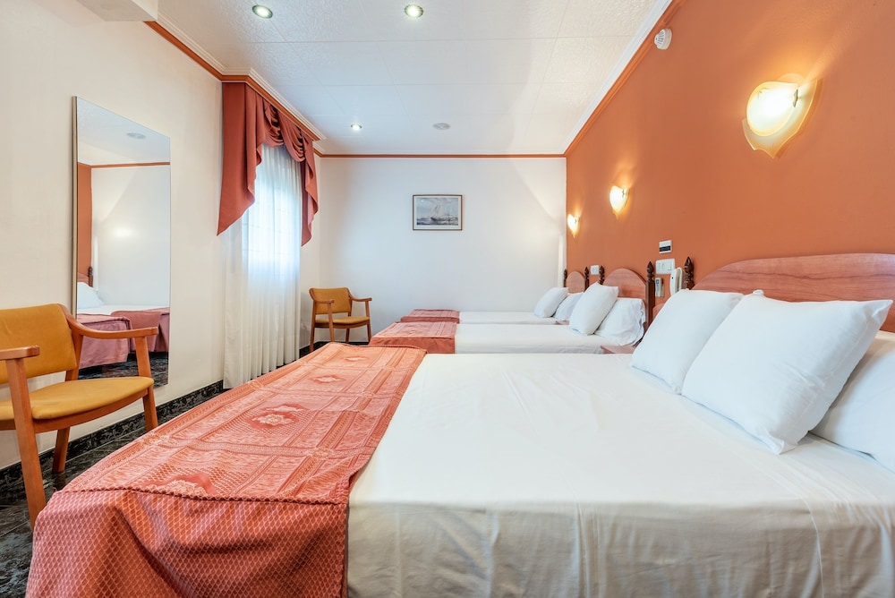 

Catania - Tarragona - Hotel Canadá