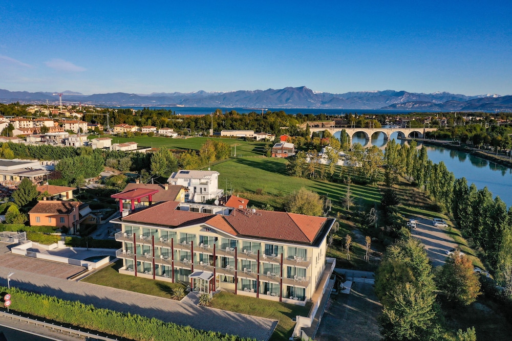 

Roma - Monzambano - Hotel Rivus