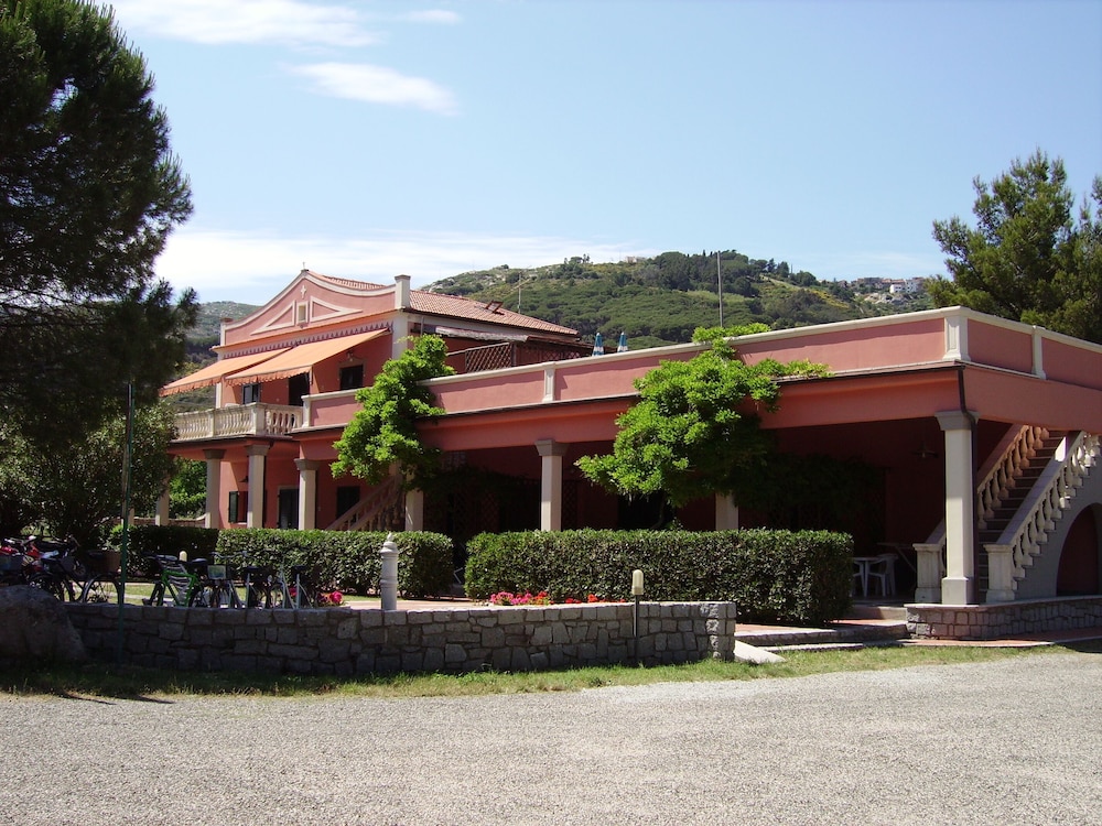 

Roma - Isola d'Elba, Toscana - Pozzo al Moro Village