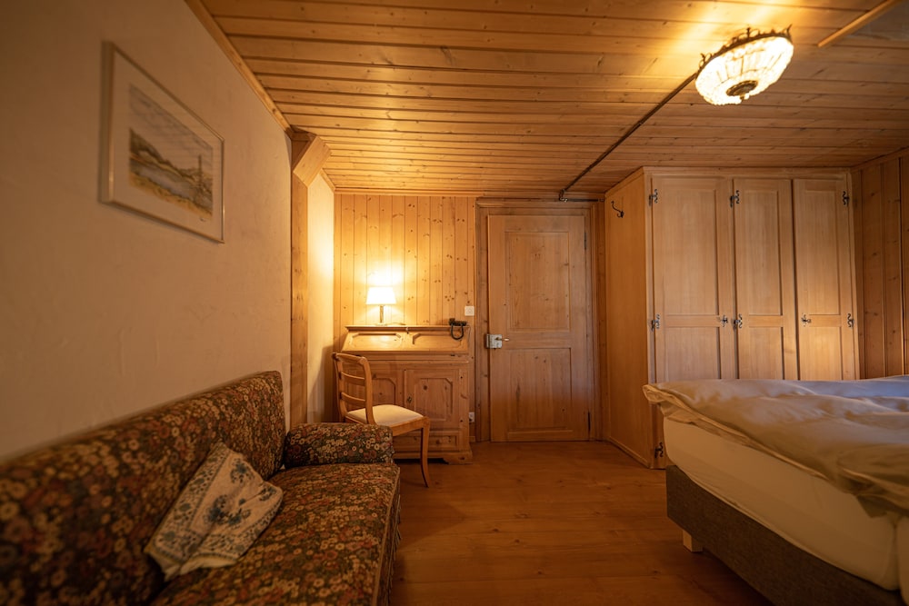 

Venezia - Gstaad - Hotel Alpenrose mit Gourmet-Restaurant Azalée