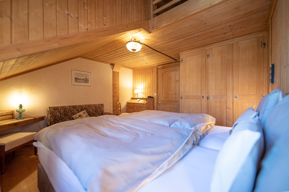 

Torino - Gstaad - Hotel Alpenrose mit Gourmet-Restaurant Azalée