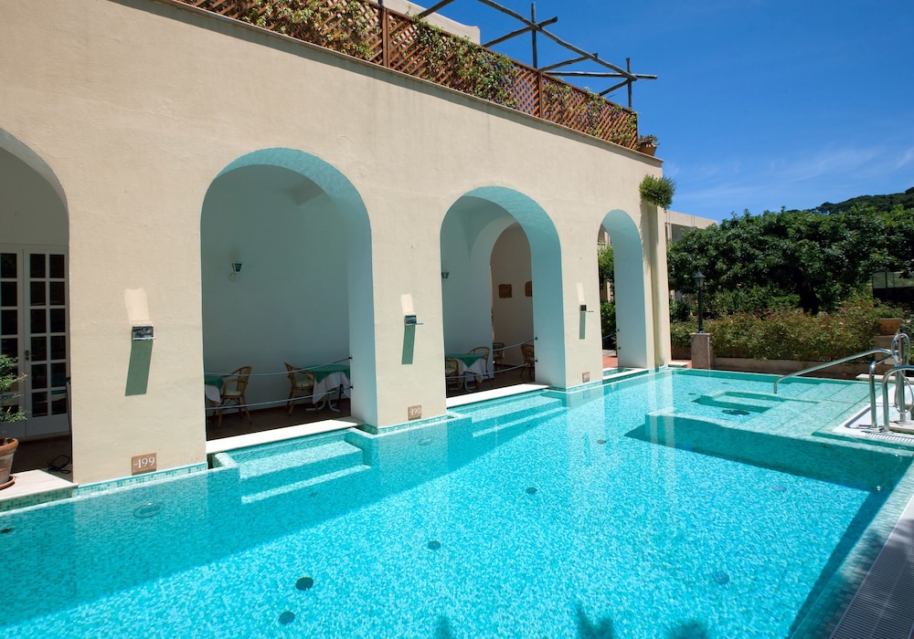 

Milano - Isola di Capri - Hotel Villa Sarah