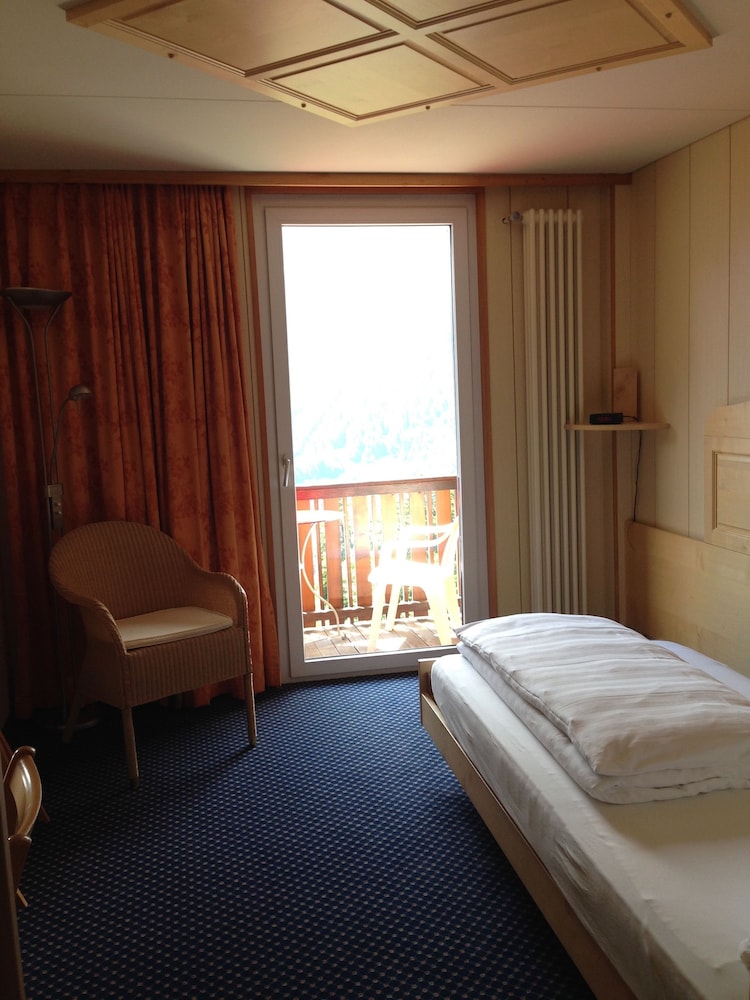 

Palermo - Wengen - Hotel Bellevue - Traditional Swiss Hideaway